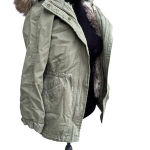 Gap KIDS SIZE M REGULAR.  olive green jacket & hood that has a removable lining